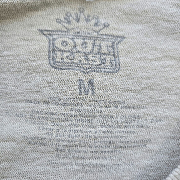 OutKast’s Car T-Shirt.  Size Medium. - Picture 4 of 4